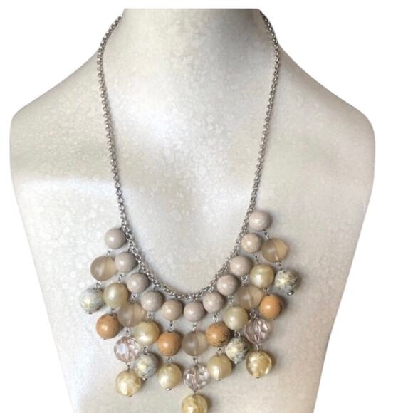 Vintage NY Marked Silver Tone Stunning Neutral And Clear Beads Bib Necklace - Picture 10 of 12